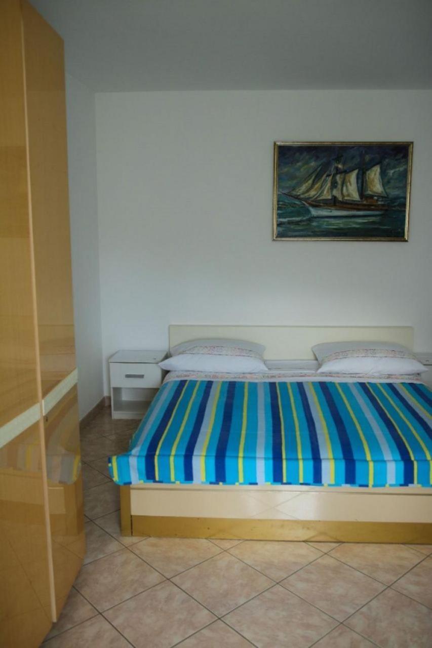 Apartments Zdravko - 150 M From Sandy Beach Duce Exterior photo
