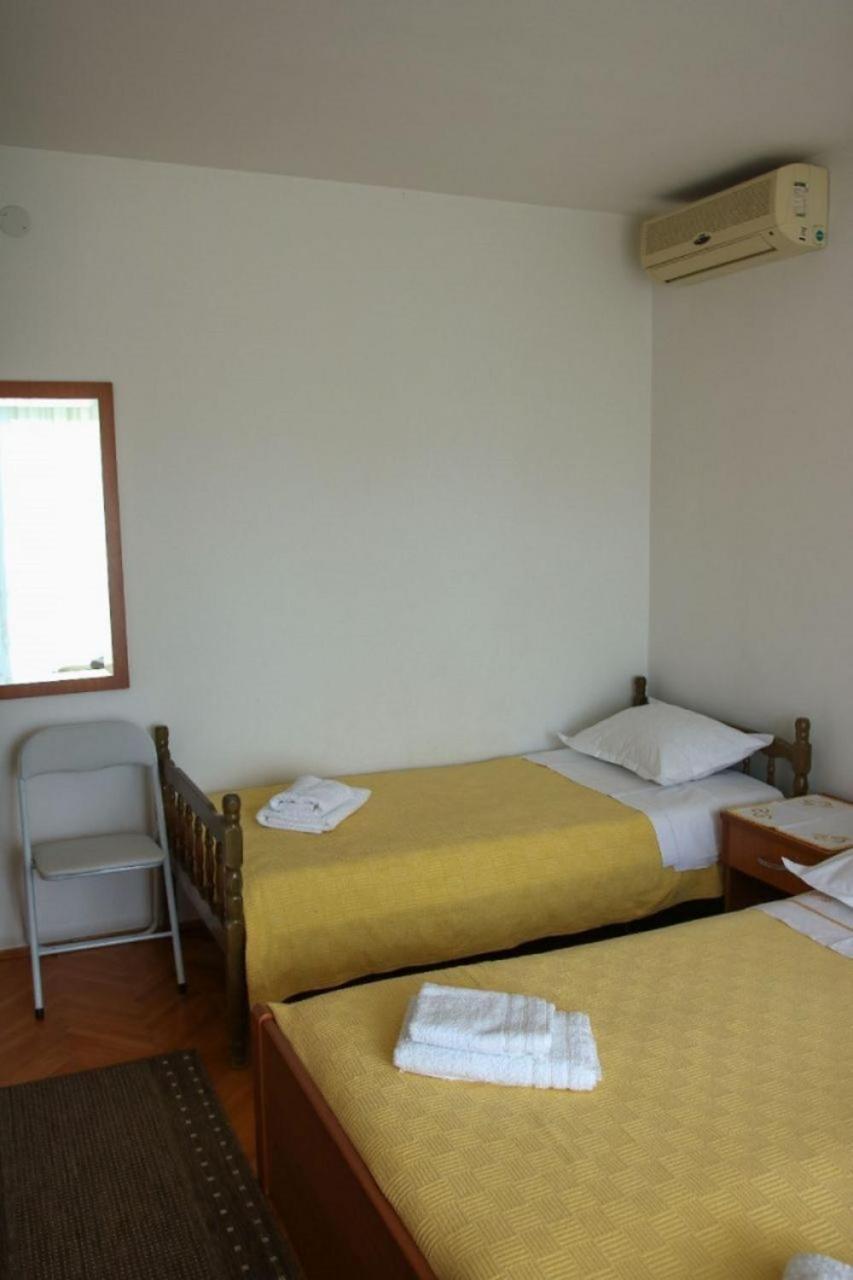 Apartments Zdravko - 150 M From Sandy Beach Duce Exterior photo